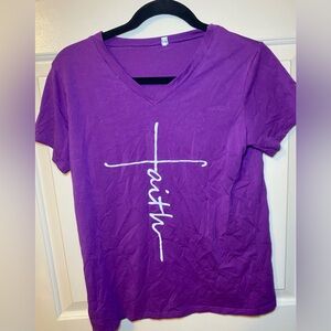 Women’s Purple Short Sleeve Logo FAITH Tshirt, M‎